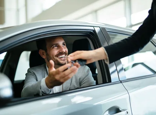 Acheter un véhicule ou opter pour le leasing privé : quelle option choisir ?